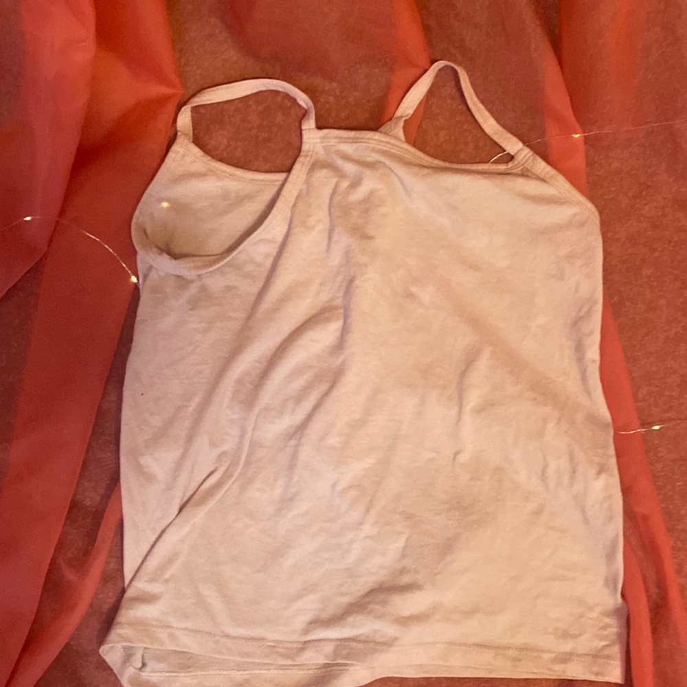 I’m selling this fruit of the loom tank top!